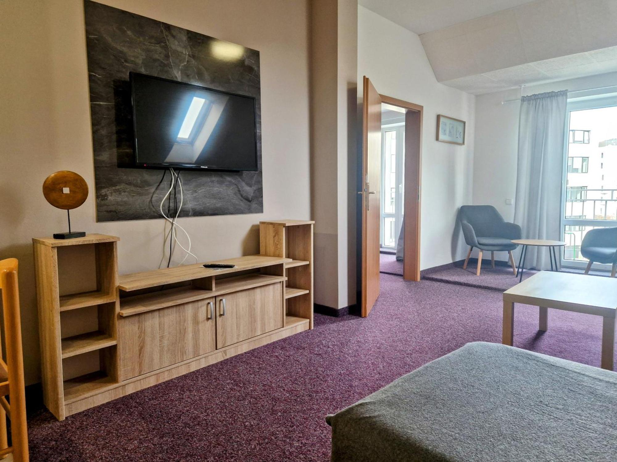 Family Hotel Maxim Бероун Екстер'єр фото