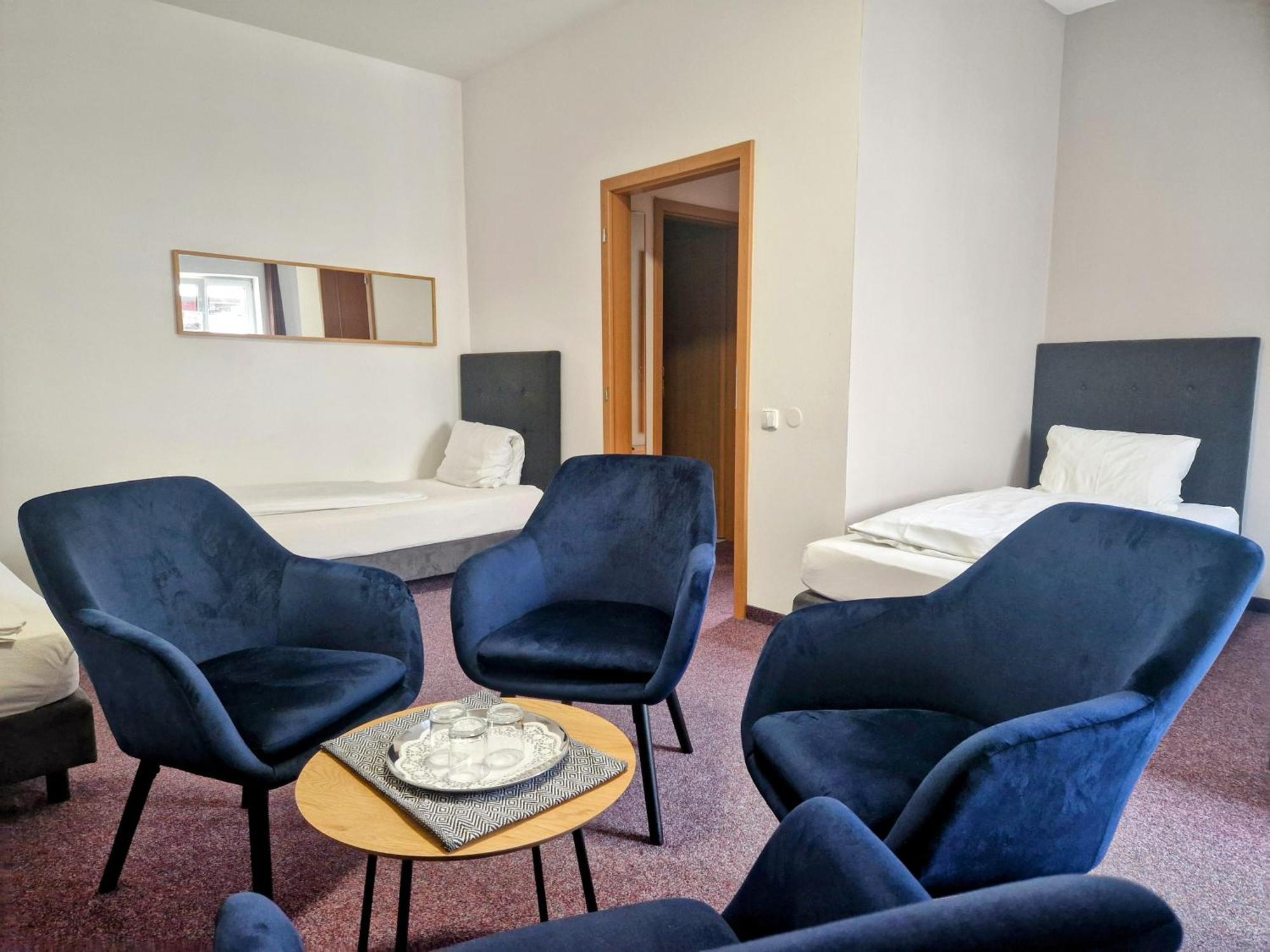 Family Hotel Maxim Бероун Екстер'єр фото