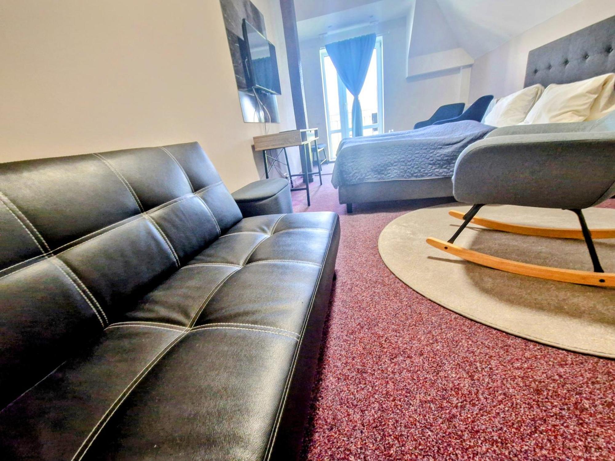 Family Hotel Maxim Бероун Екстер'єр фото